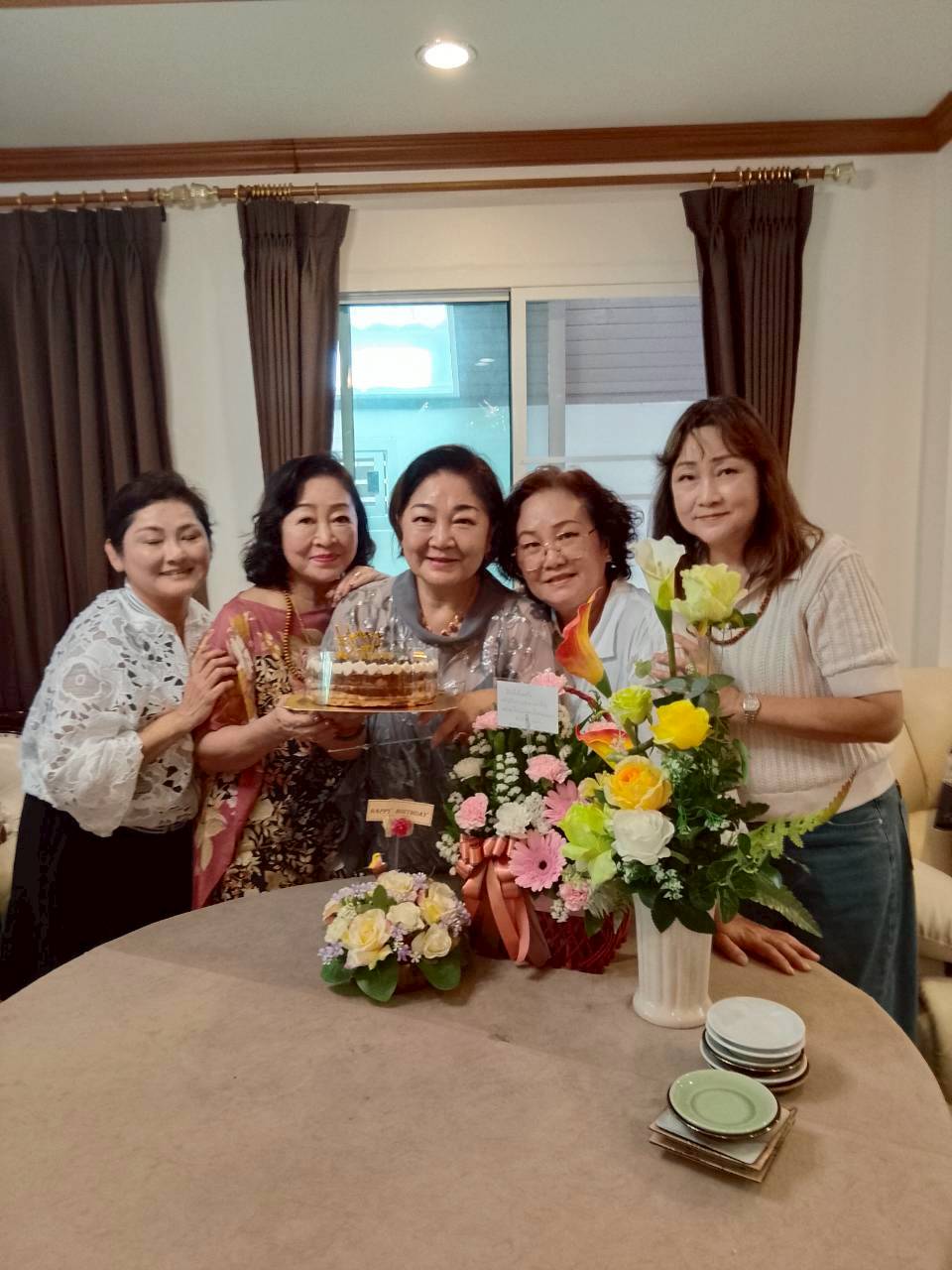 LINE_ALBUM_ขึ้นบ้านใหม่_สุขสันต์วันเกิด19769_260720_2.jpg